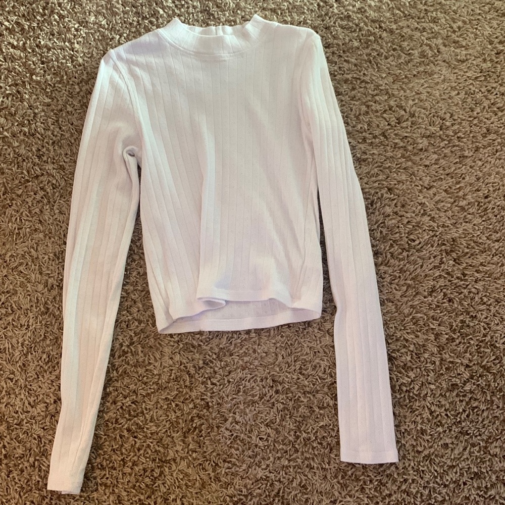 White American Eagle turtleneck